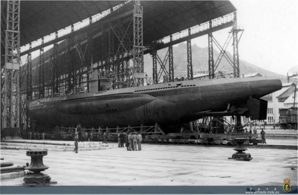 1951. Submarino G-7 en grada. Se trataba del submarino alemán de la clase VIIC U-573 tras ser atacado por un avión RAF 